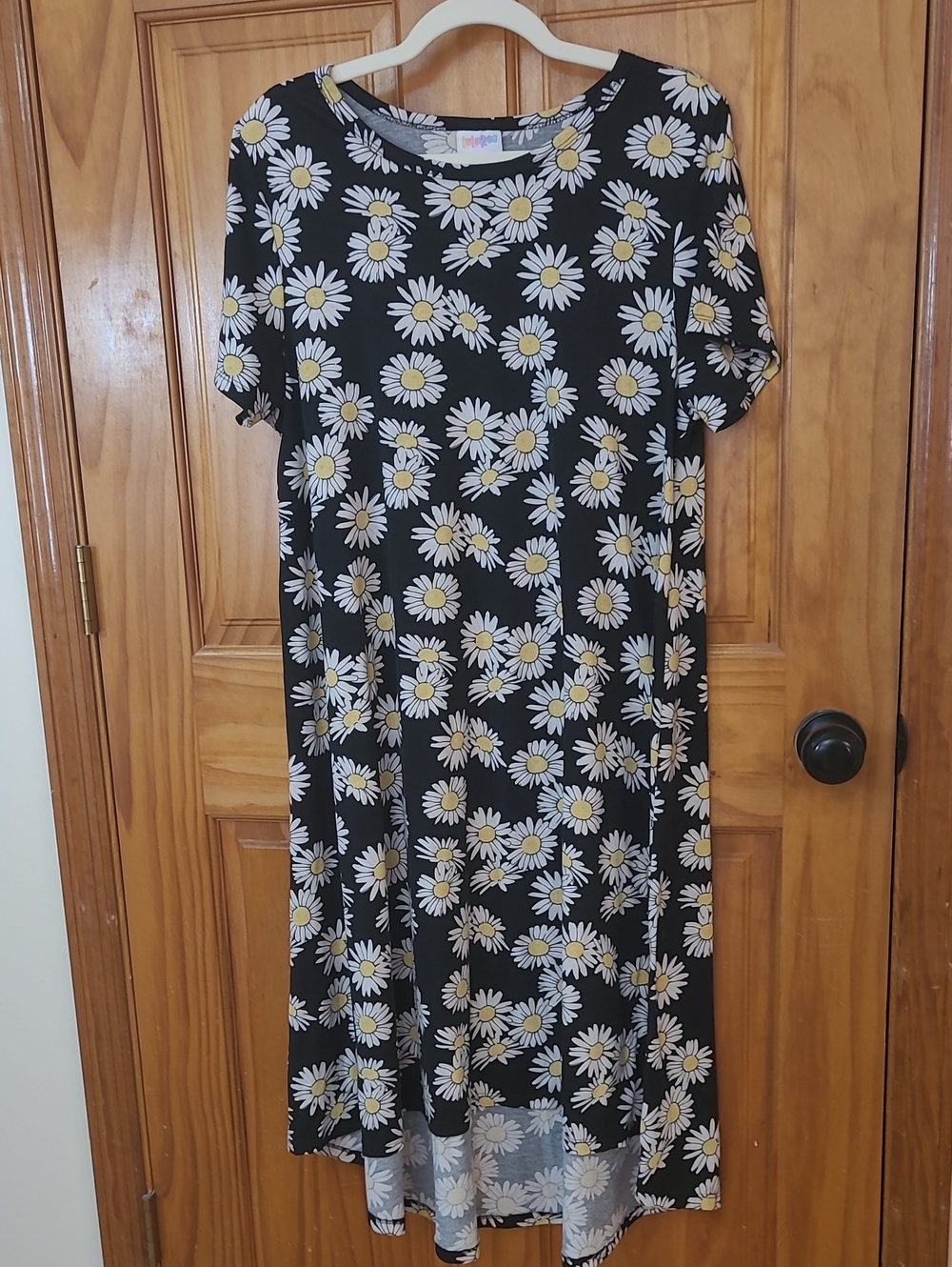 LuLaRoe Black Midi Dress with White and Yellow Daisy Print. Size XL